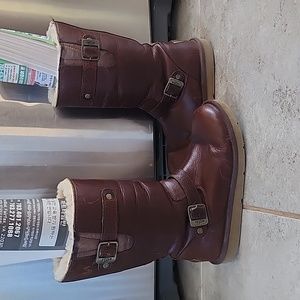 UGG Sheepskin Midcalf Boots Size 9